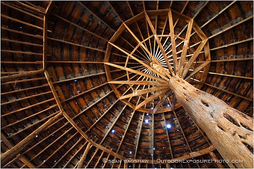 Rights Managed Stock Photo: Radiating Roof
