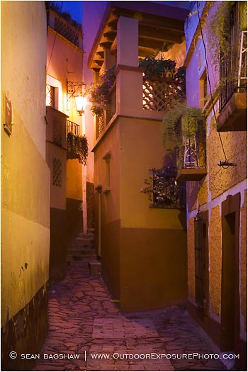 Rights Managed Stock Photo: Callejon del Beso