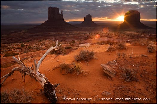 Royalty Free Stock Photo: First Light In Monument Valley