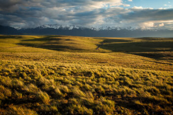 zumwalt prairie stock image, wallowa mountains, oregon zumwalt prairie stock image, wallowa mountains, oregon